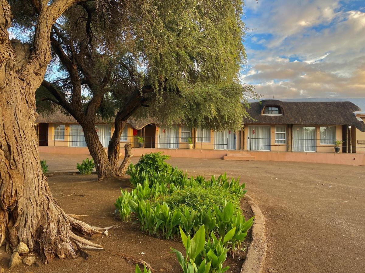 Schuetzenhaus Guesthouse Keetmanshoop Dış mekan fotoğraf