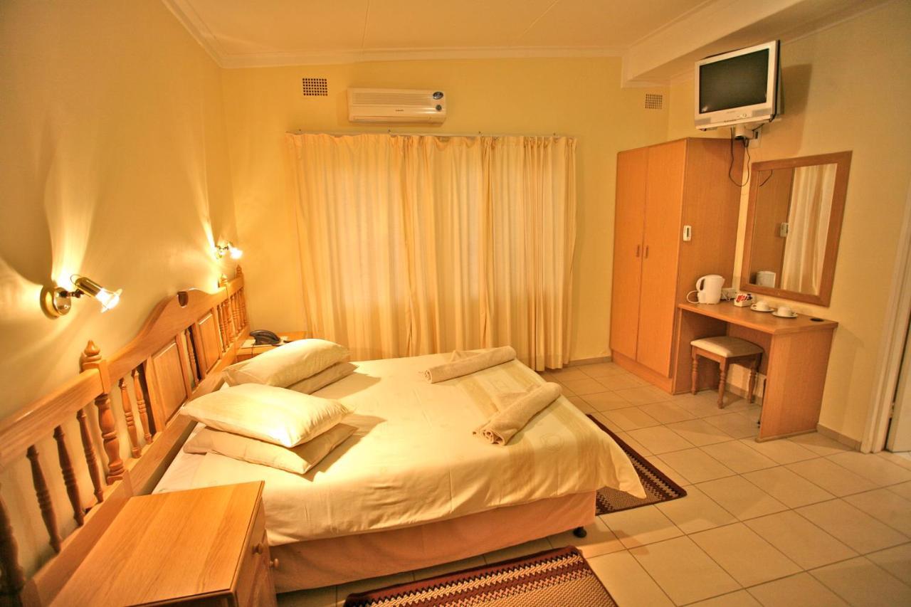 Schuetzenhaus Guesthouse Keetmanshoop Dış mekan fotoğraf